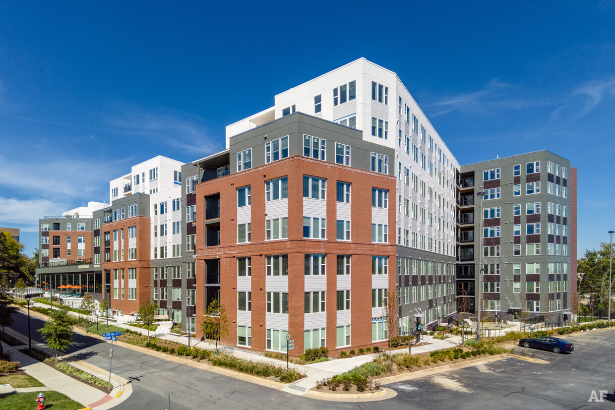 The Point at Reston Eastern Applicators